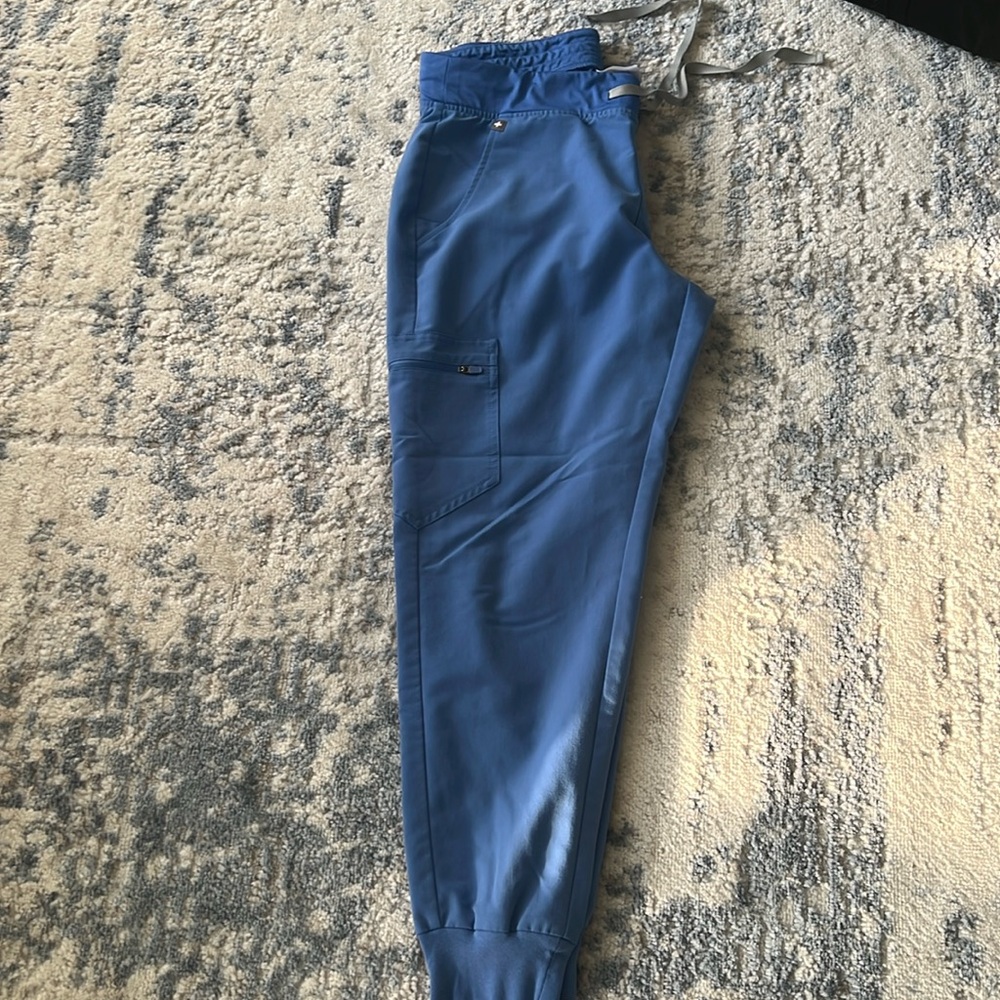 Figs Zamora jogger medium petite great condition ceil blue